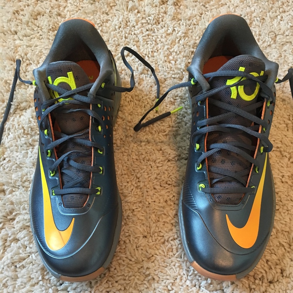 Men’s Nike Zoom Basketball Sneaker